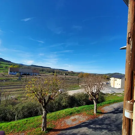 Escale Chaleureuse En Aveyron アパート Sévérac-le-Château